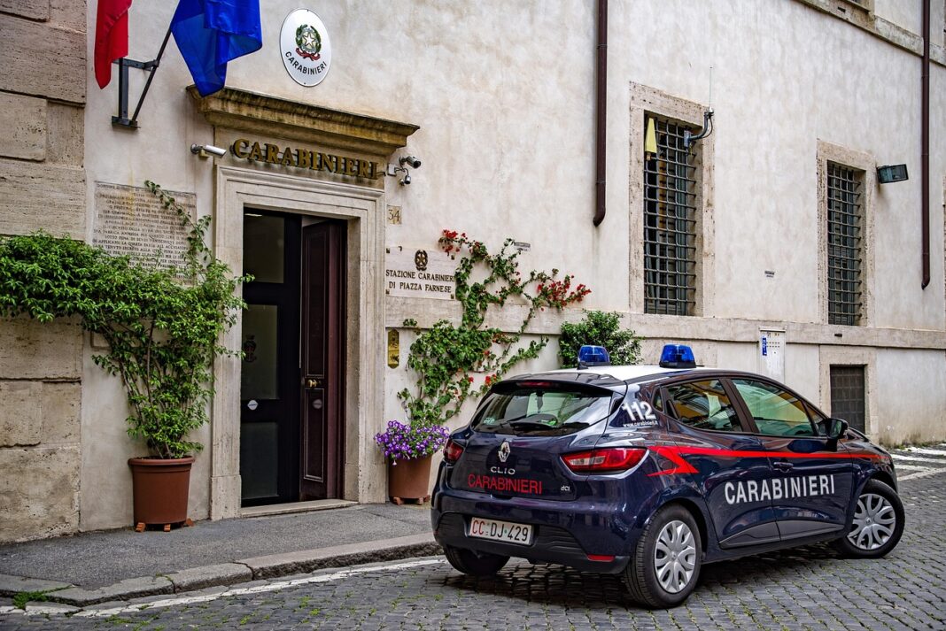 masina de carabinieri